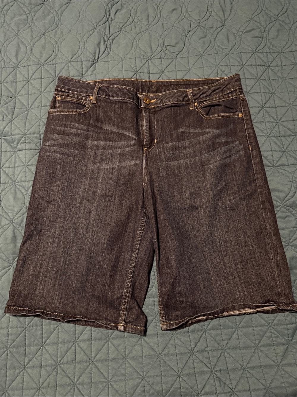 Women’s dark denim jorts/bermudas